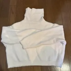 ZARA ホワイトタートルセーター