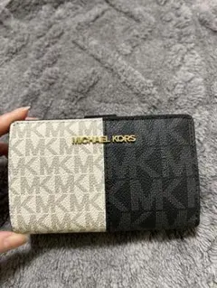 マイケルコース　財布 2つ折り財布　ファスナー　バイカラーブラック黒白