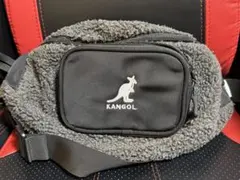 KANGOL ボディバッグ・ウエストポーチ ブラック・グレー ボアのサムネイル