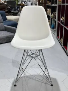 ハーマンミラー vitra. イームズ サイドシェルチェア DSR ホワイト