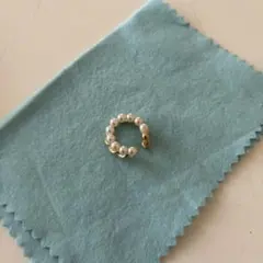 パールとゴールドのイヤーカフ