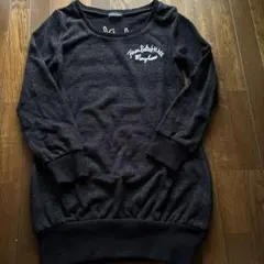 黒ボーダーのロングセーター