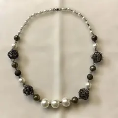 パールとワイヤーのネックレス ゴールド ホワイト