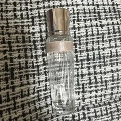 デコルテ 香水 ユイ