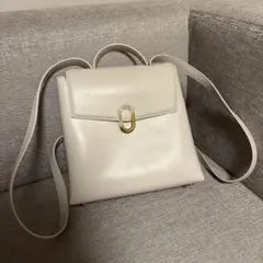 CHARLES & KEITH ホワイト リュック・バックパックのサムネイル