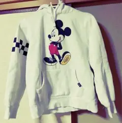 パーカー　vans ディズニー
