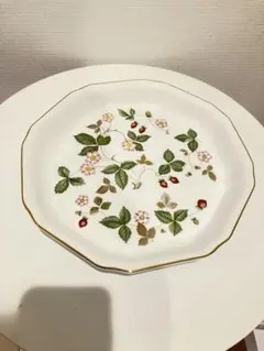 WEDGWOOD ワイルドストロベリー オクタゴナルプレート 1枚のサムネイル