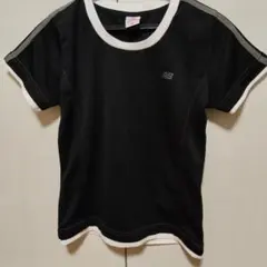 New Balance ブラック 半袖 Tシャツ レディースMのサムネイル
