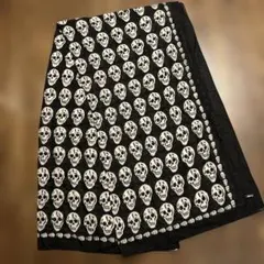 ガイコツ柄のストール・スカーフ・襟巻き