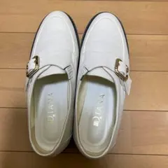 [週末値下] DIANA ホワイトレザー スリッポン