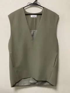 MIESROHE オリーブグリーン Vネック ベスト