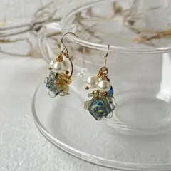 青い薔薇 ミニバラ ハンドメイド ピアス/イヤリング