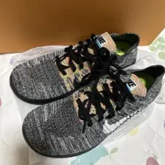 美品Nikeナイキ　フリーランフライニット25.5スニーカー　ランニングシューズ