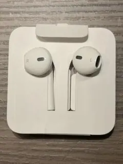 ホワイト 有線イヤホン R・L表示付き