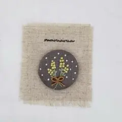 【no.151】くるみボタン 刺繍 ブローチ ヘアゴム マグネット 北欧 ミモザ