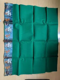 緑色 花柄刺繍 はぎれ 約157cm x 95cm