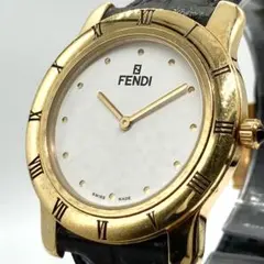 本日限り！お値下げ中FENDI ヴィンテージ時計 ホワイト文字盤 レッドバンド 本日限り！お値下げ中FENDI ヴィンテージ時計 ホワイト文字盤 レッド
