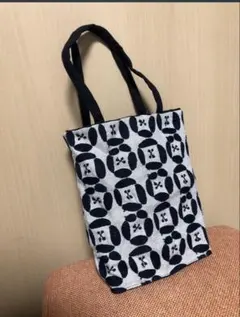ミナペルホネン オーダートートバッグ ブラック×キナリのサムネイル