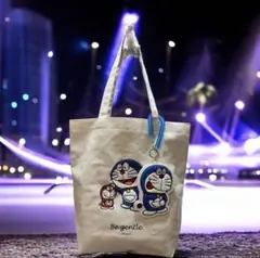 ドラえもんとミニドラえもん　サガラ刺繍トートバッグ＆パスケース ガサゴソ、新品！のサムネイル