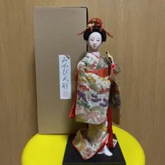 日本人形　人形　着物　和土産　フィギュア　新品未使用　ファースト　アローのサムネイル