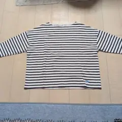 ストライプ長袖Tシャツ 青いロゴ付き