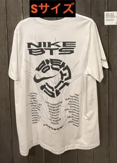 NIKE BTSコラボ Tシャツ ホワイト SサイズVテテJ-HOPEホビ着用 NIKE BTSコラボ Tシャツ ホワイト Sサイズ J-HOPEホビVテテ着用 | Mercari