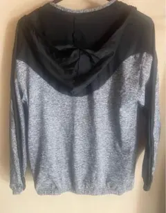 Ｌサイズ　グレー フルジップ フード付き パーカーとTシャツ