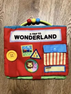 A TRIP TO WONDERLAND 布絵本　仕掛け絵本のサムネイル