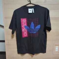 adidas グラフィックTシャツ XS ブラック