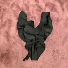 【新品未着用】フリル付きブラックワンピース水着