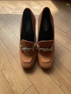 TOD'S オレンジ スエード 高ヒールパンプス