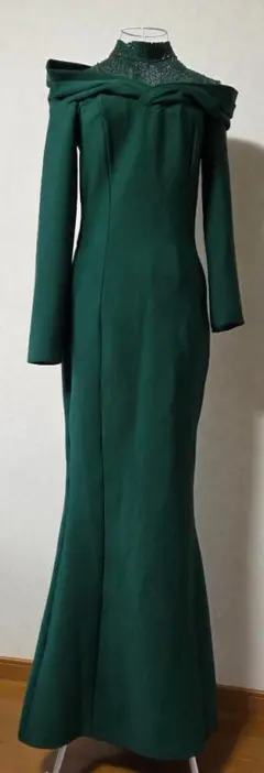 ロングドレス　グリーン　キラキラ