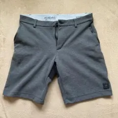 adidas グレー ショートパンツ