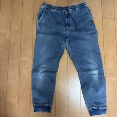 GU デニム風ジョガーパンツ