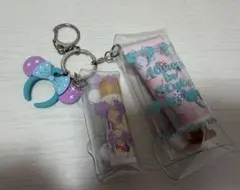 ミニーマウス キーホルダーセット　ハンドクリーム&リップ付き