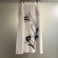ZARA 花柄ビーズ刺繍スカートのサムネイル