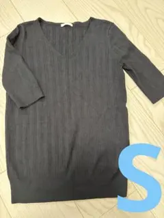 【美品】GU 半袖リブニット ブラック Vネック Sサイズ