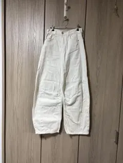 INGNI.ホワイト バギーカーブジーンズ FREFサイズ