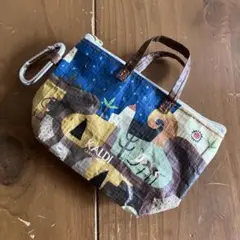 カルディ伝説柄　カラビナ付きミニバッグ