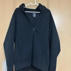 ユニクロ　ストレッチドライスウェットフルジップパーカ（長袖）