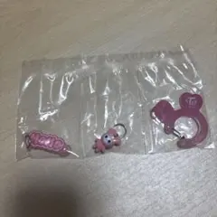 TWICE LOVELYS アクリルカラビナ フロッキーマスコットのセットです。