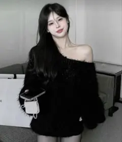 レディース　ニット　セーター　長袖　オフショルダー　フワフワ　黒　ブラック　M