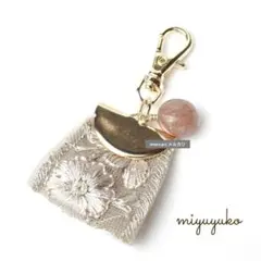 インド刺繍リボン×天然石ꕤ︎︎キーホルダー モスコバイト メルカリ便 No.16