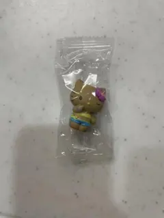 日焼けキティ　サンリオ　ガチャガチャ　みんなでバカンス フィギュア