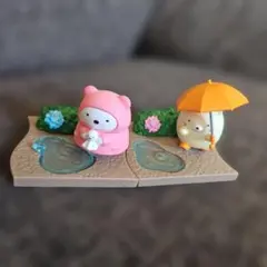 すみっコぐらし雨の日のおさんぽ フィギュア しろくま・ネコのサムネイル