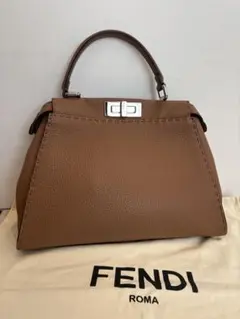 FENDI✨ピーカブー✨エッセンシャリー - メルカリ