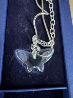 Swarovski 蝶のクリスタルネックレス