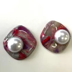 6051 パールつきピンクと紫のマーブルピアス