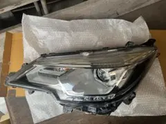 トヨタ C-HR 純正 LEDヘッドライト 左 助手席側 81150-10870 - メルカリ