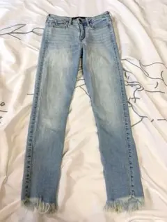 ホリスター Hollister High-Rise Crop スキニーデニムのサムネイル